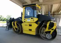 Bomag BW 174AP, schemelgelenkte Tamdemwalze, mit 100PS und 9,5t, Juni 2013