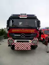 Mercedes Benz Actros WLF steht am 15.06.13 in Frankfurt beim Tag der Offenen T�r 