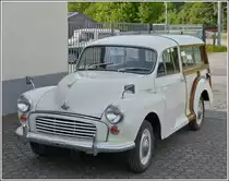 Morris Minor 1000 abgestelllt am Stra�enrand. 17.06.2013