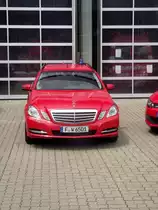 Eine Mercedes Benz E-Klasse der Berufsfeuerwehr Frankfurt am 15.06.13 beim Tag der Offenen T�r