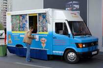 MB T1 als  PERILLI-Eismobil  unterwegs in Fulda, Juni 2013