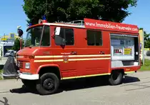 Immobilien-Feuerwehr, gesehen bei Freiburg, Juni 2013