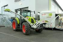 Claas Arion 420 mit Crop Sensor ausgestellt am  Tag der offenen T�r  anl. Neuer�ffnung der CLAAS-Niederlassung in H�nfeld-Michelsrombach, Juni 2013