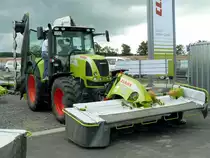 Claas Arion 620 mit Front- und Heckm�hwerk ausgestellt am  Tag der offenen T�r  anl. Neuer�ffnung der CLAAS-Niederlassung in H�nfeld-Michelsrombach, Juni 2013