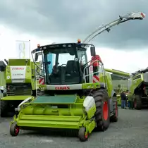Claas Jaguar, gesehen am  Tag der offenen T�r  anl. Neuer�ffnung der CLAAS-Niederlassung in H�nfeld-Michelsrombach, Juni 2013
