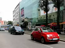 FIAT500 flitzt durch die M�nchener Innenstadt; 130607