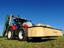 STEYR CVT6145 hat mit den beiden KRONE-M�hwerken seine Arbeit beendet; 130613