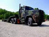 AM-General hat am Auflieger historische Milit�rfahrzeuge zum 2.WK-II Camp nach Ampflwang geliefert; 130622