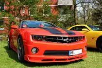 Chevrolet Camaro der f�nften Generation beim 1. US Car Treffen in Munster. (01.05.13)