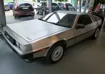De Lorean DMC-12, der zweisitzige Sportwagen wurde von 1981-82 in Nordirland gebaut, insgesamt 9200 St�ck, Besonderheit war die geb�rstete, unlackierte Karosserie aus Edelstahl und die Fl�gelt�ren, Juni 2013