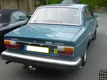 Heckansicht eines Volvo 242 DL. 1974 - 1977. Besucherparkplatz der D�sseldorfer Classic Remise am 09.06.2013.