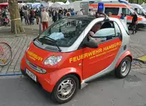 Ein Smart der Hamburger Feuerwehr als Spallrmode, oder sollte man sagen klein und schnell zum Einsatz? Gesehen am 09.05.2013.