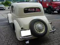 Heckansicht eines Hanomag Kurier. 1934 - 1938. Oldtimertreffen an der Alten Dreherei in M�lheim an der Ruhr am 23.06.2013.
Die Kategorie stimmt nicht ganz.