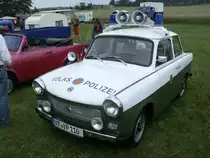 Heute h�tte Jeder T�ter eine Chance bei einer Autoverfolgung zuentkommen,wenn er von diesem Trabant verfolgt w�rde.Am 29.Juni 2013 hat sich ein Trabifan diesen Gag einfallen lassen und zeigte Diesen bei einem Oldtimertreffen in Mariendorf(bei Middelhagen)