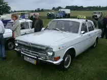 Jeder der aus den neuen Bundesl�ndern kommt,wird Sie noch kennen:die Wolga Taxen mit ihren gro�en Innen-und Kofferraum.Am 29.Juni 2013 stand dieses Wolga Taxi bei einem kleinen Oldtimertreffen in Mariendorf(bei Middelhagen).