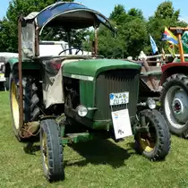 John Deere gesehen bei der Oldtimerausstellung in Karlsdorf-Neuthard, Juni 2013
