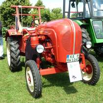 Porsche steht auf dem Ausstellungsgel�nde in Neuthart, Juni 2013