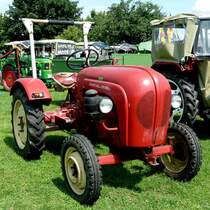 Porsche ist anl. des Sommerfestes in Karlsdorf-Neuthart ausgestellt, Juni 2013
