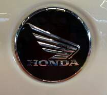 Honda, Tankemblem auf einem Honda-Motorrad von 2013, Juni 2013