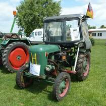 Holder B 10 steht auf der Festwiese anl. des Sommerfestes in Karlsdorf-Neuthart, Juni 2013
