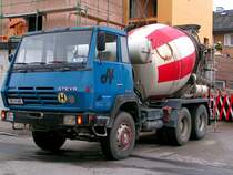 STEYR-26S29 mit Betonmischeraufbau vor einer Baustelle in RIED i.I.; 080722 (3)