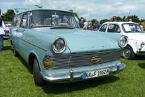 Opel Rekord Caravan ist Gast beim Sommerfest in Karlsdorf-Neuthart, Juni 2013
