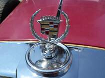 GM General Motors, K�hlerfigur auf einem Oldtimer, Juli 2013