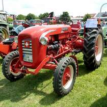 Bucher D 1800 steht auf dem Ausstellungsgel�nde beim Sommerfest in Karlsdorf-Neuthart, Juni 2013