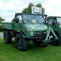 Unimog, gesehen beim Sommerfest in Karlsdorf-Neuthart, Juni 2013