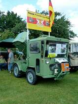 PLATTEN-Dreiseitenkipper Typ P4VD steht beim Sommerfest in Karlsdorf-Neuthart. Die Firma Ernst Platten und S�hne KG hatte ihren Sitz ab 1959 in Bad Peterstal. Es wurden Landwirtschafts- und Kommunalschlepper �hnlich des MULAGs gebaut. Motoren daf�r kamen von MWM.