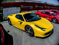 Gelber Ferrari 458 Italia beim Ferrari Treffen am 29.06.2012 (Hungaroring).