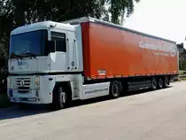 RENAULT-440 von ELEK-Trans transportiert einen Auflieger der Gebr�der Weiss; 130716