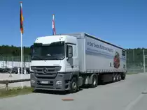 Am Binzer Sportplatz stand Dieser Mercedes Sattelzug am 20.Juli 2013.