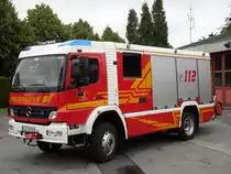 Tankl�schfahrzeug (TLF 20/40) der Freiwilligen Feuerwehr Br�ggen, L�schzug Bracht.

Das Fahrzeug l�uft als Tankl�schfahrzeug, hat jedoch eine Gruppenkabine und Schlauchhaspeln am Heck.

Fahrgestell: Mercedes-Benz Atego 1529 AF
Ausbau: Rosenbauer

Ausstattung u.a.:

Feuerl�schpumpe
L�schwassertank 4.000 l
Schaummitteltank 200 l
Druckbel�fter

Das TLF 4000 ist am 04.07.2013 in Bracht der Gemeinde Br�ggen zwecks Foto Termin von mir Fotografiert worden