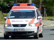 RTW Johanniter im Einsatz der Th�ringen - Rundfahrt in Zeulenroda. Foto 21.07.13  