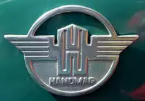 Hanomag, K�hleremblem an einem Oldtimer-Traktor der Hannoverschen Maschinenbau AG, Juli 2013