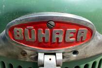 B�hrer, K�hleremblem am Oldtimer der Traktorenfirma aus der Schweiz, Juli 2013