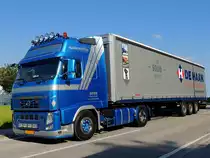 VOLVO-FH mit Globetrotter-XL Fahrerhaus von OVER-Transport tourt auf �sterreichs Bundesstra�en; 130723