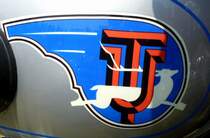 UT, steht f�r Untert�rkheim (bei Stuttgart), Tankemblem an einem Oldtimer-Motorrad, die Firma produzierte von 1922-62, Juli 2013