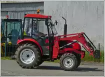 Diesen kleinen Traktor der Marke Dongfeng DF 404 habe ich am 18.06.2013 aufgenommen.