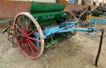 Botsch Drillmaschine, die Firma in Bad Rappenau produzierte bis 1975 Landtechnik, Oldtimertreffen Schutterzell, Juni 2013