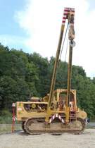 Caterpillar Rohrleger steht an der MIDAL-Trasse in 36100 Petersberg-Marbach, September 2013 
