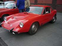 Saab Sonett II. 1966 - 1970. Vom werksintern Modell 97 genannten Sonett II, wurden 1.868 produziert. Die ersten Modelle waren noch mit dem aus dem 96 bekannten 3-Zylinderzweitaktmotor mit 60 PS aus 748 cm Hubraum ausgerstet. Ab Werknummer 259 wurde auf den 1.5l Ford V4 Motor mit 65 PS umgestellt. Oldtimertreffen Kokerei Zollverein am 01.09.2013.