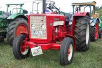 IHC 523 steht bei der Oldtimerausstellung der Traktorenfreunde Mackenzell im September 2013