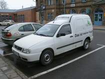 VW Caddy vom Rgener Lokalfernsehen,am 26.April 2013,am Bahnhof in Bergen/Rgen.