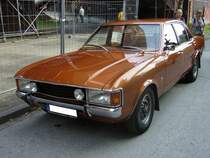 Ford Consul 2300 GT. 1972 - 1974. Im Mrz 1972 wurden die Baureihen Consul und Granada eingefhrt. Im Zuge einer nderung der Marktstrategie wurden die Consul-Modelle bereits 1974 wieder eingestellt, whrend die Granada Modelle miot dieser Karosserievariante noch bis 1977 produziert wurden. Ein solcher Consul 2300 GT kostete bei seiner Markteinfhrung DM 11.965,00. Dafr bekam man eine gerumige Limousine mit einem 2.293 cm groen V6-motor der 108 PS leistet. Oldtimertreffen Kokerei Zollverein am 01.09.2013.