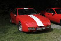 Etwas im Schatten wurde dieser Porsche prsentiert.
Das Fahrzeug war am 1.9.2013 im Rahmen des Dampftages am Piesberg in
Osnabrck ausgestellt.