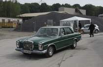 Ein alter DB 280 erreicht hier am 1.9.2013 das Ausstellungsgelnde am Piesberg
in Osnabrck, um an dem  Dampftag  teil zu nehmen.