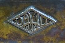 David Tours, Khleremblem an einem Oldtimer-Traktor der ehemaliger franzsischen Firma, Sept.2013 