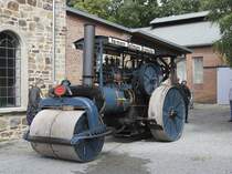 1925 wurde diese Dampfwalze von der Berliner Maschinenbau, vormals 
Schwartzkopff. mit der Nummer 8740 gebaut. Anllich des Dampftages
am Piesberg in Osnabrck wurde das urige Gefhrt am 1.9.2013 angeheizt
und eindrucksvoll vorgefhrt. Es war eines der Hightlights am Piesberg.